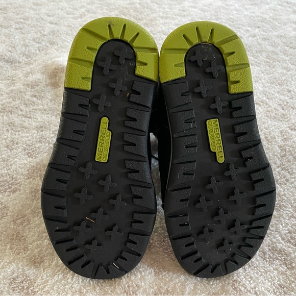 Merrell Black and Lime Kids' Snow Boots - Picture 2 of 4